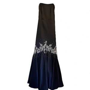 STRAPLESS FORMAL DRESS